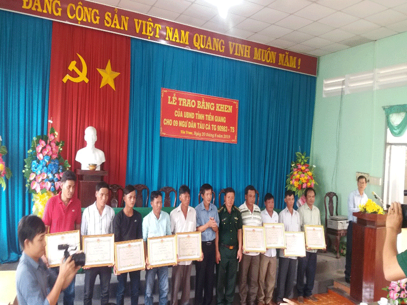 Khen thưởng tàu cá Tiền Giang cứu 22 ngư dân Philippines 