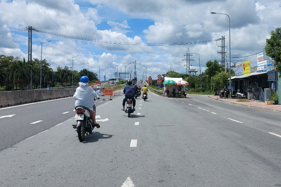 Long An áp dụng 'thẻ xanh', 'thẻ vàng' COVID thay cho giấy đi đường