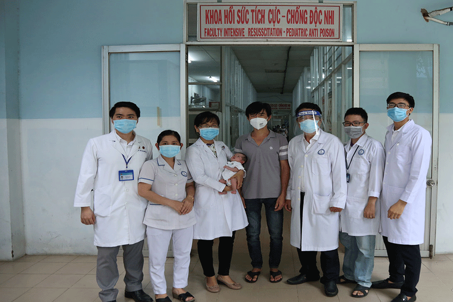 Hạ thân nhiệt chỉ huy, cứu sống em bé sinh ngạt