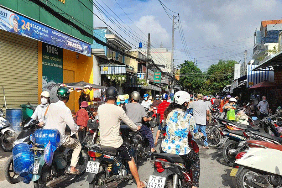 Bến Tre yêu cầu hạn chế ra đường, tạm dừng hoạt động karaoke, vũ trường