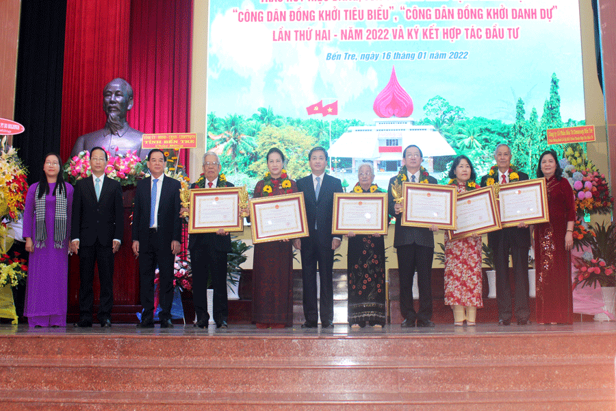 Bà Nguyễn Thị Kim Ngân được tôn vinh là 'Công dân Đồng Khởi tiêu biểu' ảnh 3