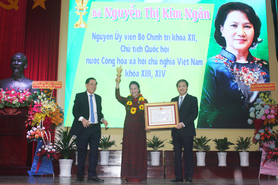 Bà Nguyễn Thị Kim Ngân được tôn vinh là 'Công dân Đồng Khởi tiêu biểu' ảnh 2