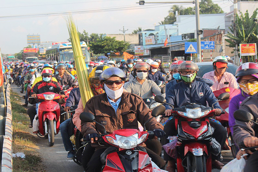 Người dân các nơi về Bến Tre đón Tết không phải cách ly