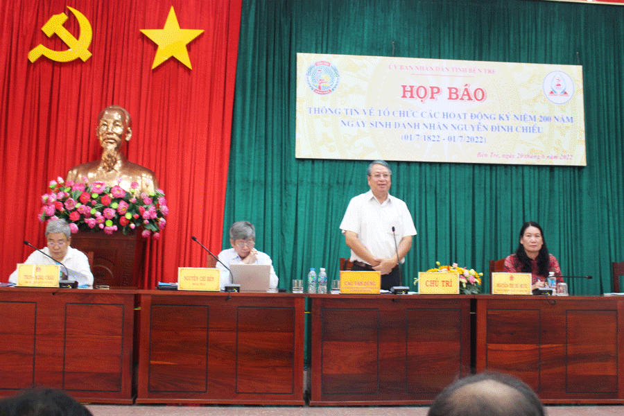 Lãnh đạo Ban Tuyên giáo Tỉnh ủy Bến Tre trao đổi thông tin họp báo với các phóng viên báo chí Lãnh đạo Ban Tuyên giáo Tỉnh ủy Bến Tre trao đổi thông tin họp báo với các phóng viên báo chí