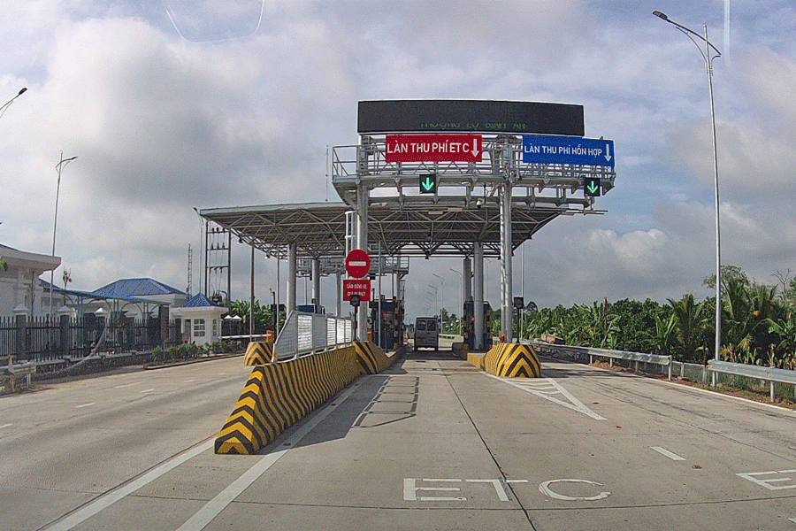 Trạm thu phí trên tuyến cao tốc Trung Lương - Mỹ Thuận.Ảnh: Đ.HÀ