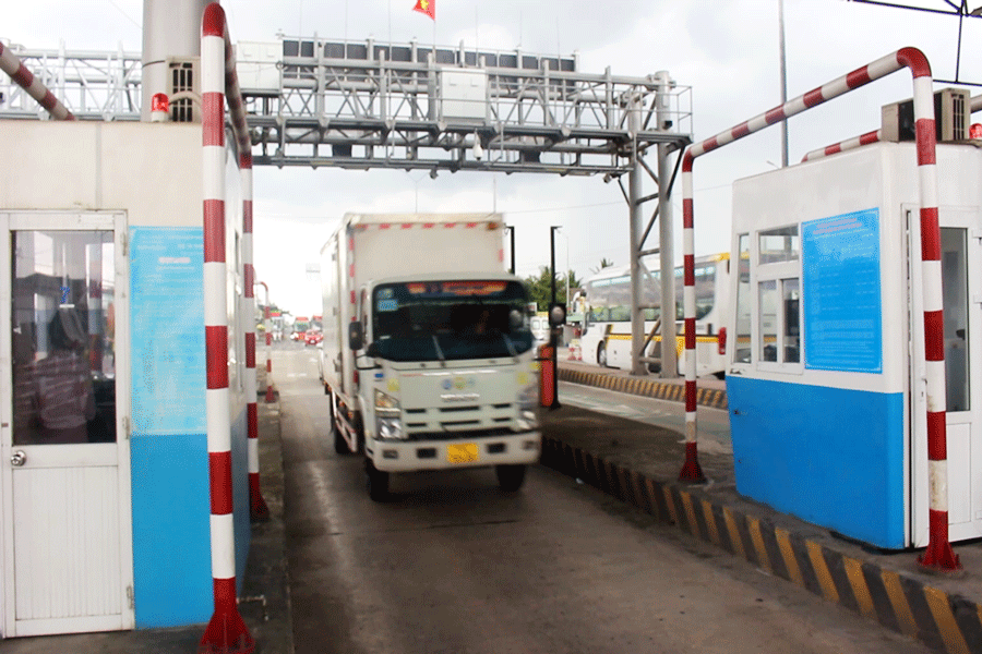 Trạm BOT Cai Lậy trên QL1 trong những ngày thu phí thử nghiệm. Ảnh: Đ.HÀ