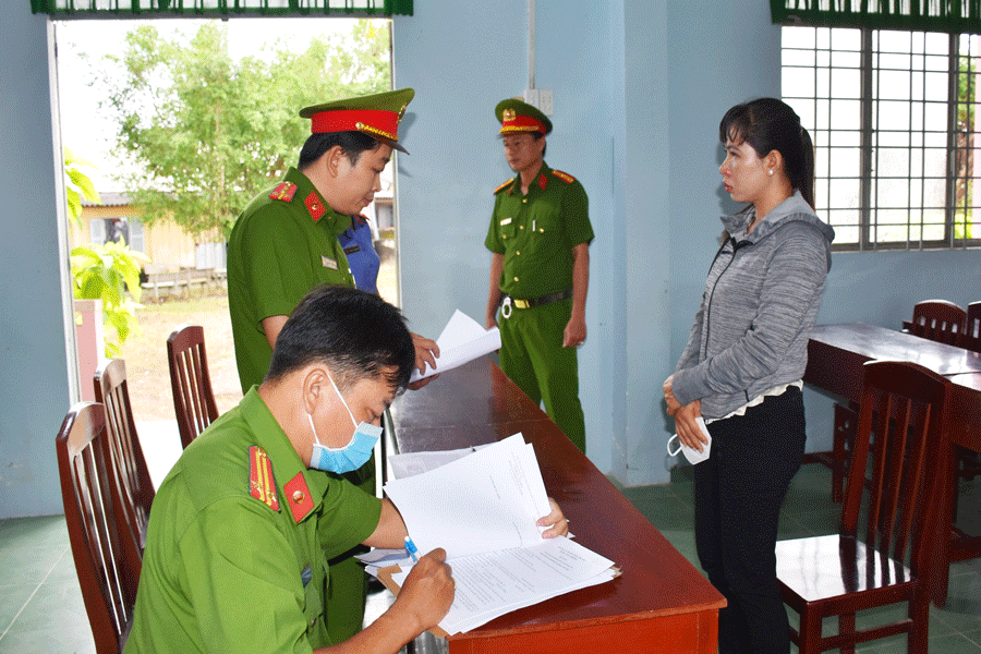 Lê Võ Hoàng Yến tại cơ quan Công an. Ảnh: CABT Lê Võ Hoàng Yến tại cơ quan Công an. Ảnh: CABT