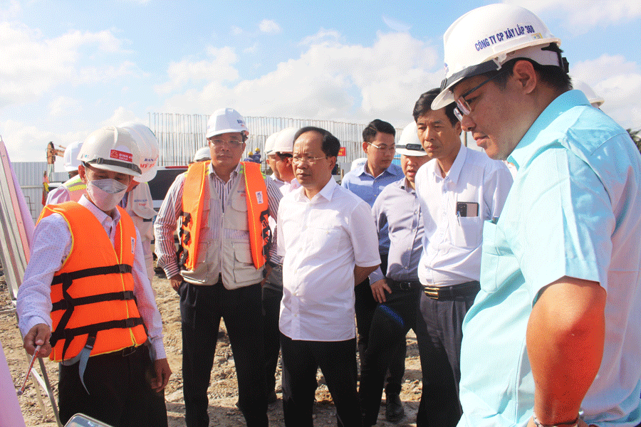 Cầu Rạch Miễu quá tải, cầu Rạch Miễu 2 vẫn vướng giải phóng mặt bằng