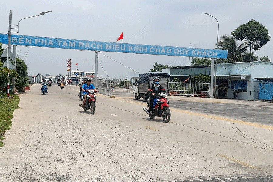 Phà tạm Rạch Miễu thưa vắng khách, ngân sách bù lỗ gần 1 tỉ đồng/tháng