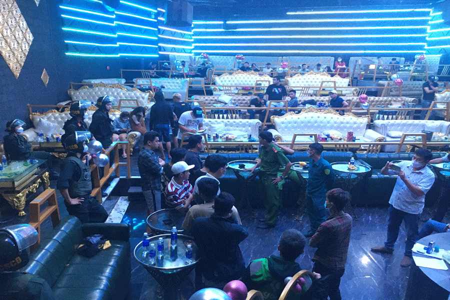 Quán bar ở Bến Tre có 46 người dương tính với ma túy