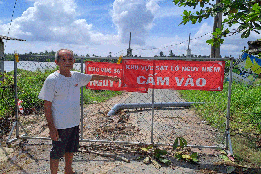 Khu vực sạt lở đã được rào chắn cảnh báo khu vực nguy hiểm. Ảnh: ĐÔNG HÀ