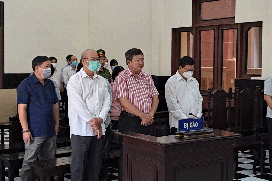 Các bị cáo tại tòa. Ảnh: ĐÔNG HÀ