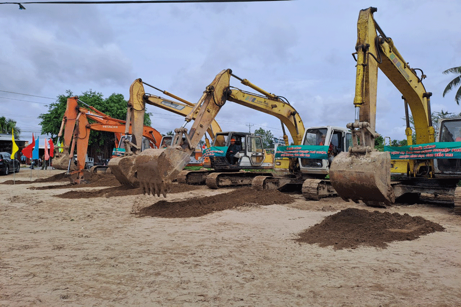 Nghi thức động thổ khởi công dự án KCN Phú Thuận. Ảnh: ĐÔNG HÀ