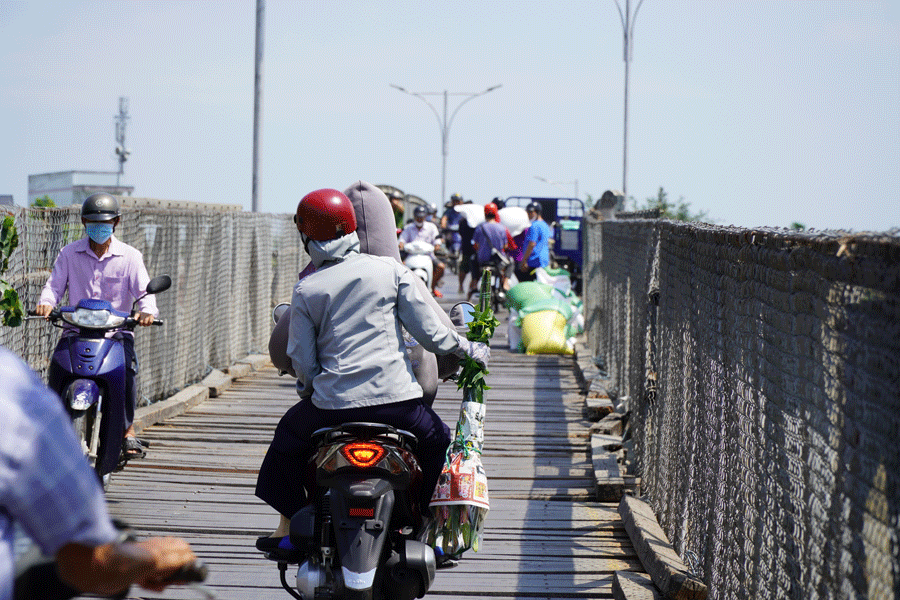 Người dân cảm thấy bất an khi qua cầu Mỹ Thạnh