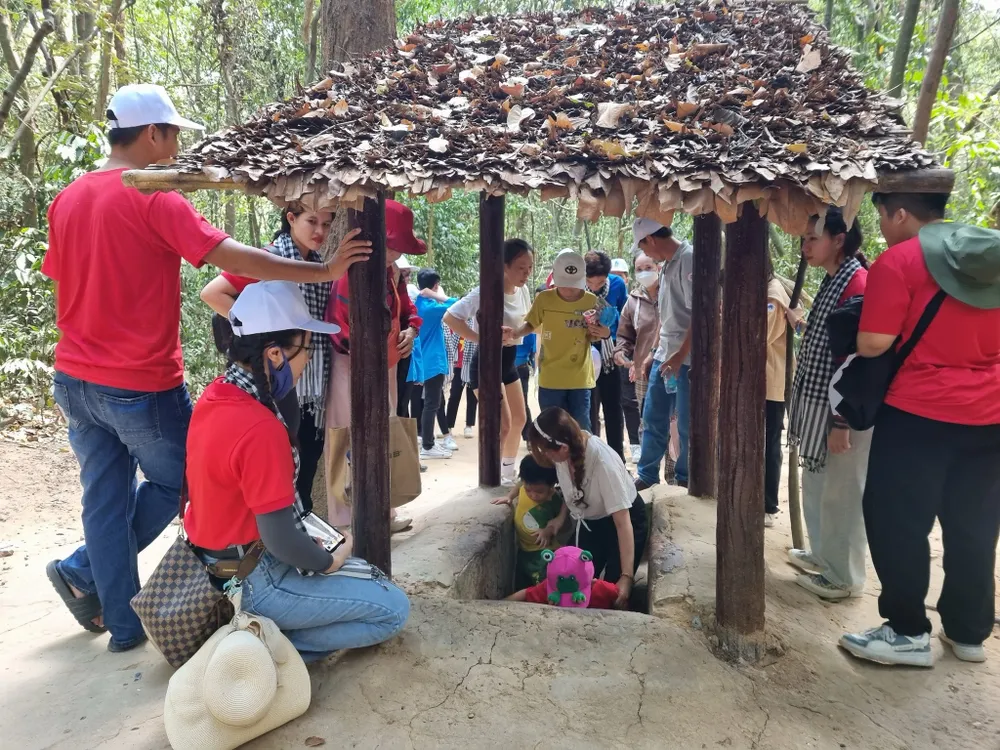 Khu di tích lịch sử địa đạo Củ Chi tung nhiều chương trình giảm giá cho khách du lịch dịp lễ 2-9. Ảnh: TT. dip-le-2-9.jpg
