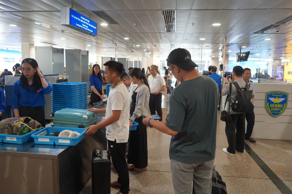 Giá vé máy bay dịp lễ 2-9 tăng khoảng 20% so với ngày thường. Ảnh: TT. Giá vé máy bay dịp lễ 2-9 tăng khoảng 20% so với ngày thường. Ảnh: TT.