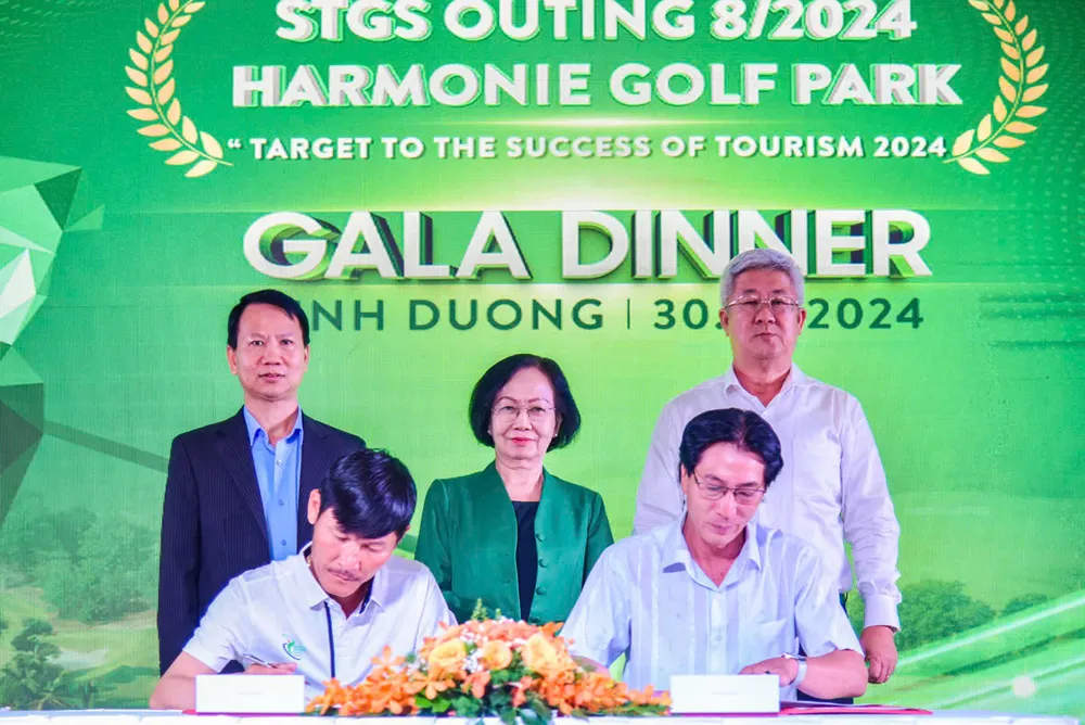 Chi hội golf du lịch Sài Gòn cùng Trung tâm xúc tiến du lịch Bình Dương ký kết thỏa thuận hợp tác khai thác tiềm năng sản phẩm du lịch golf và MICE. Chi hội golf du lịch Sài Gòn cùng Trung tâm xúc tiến du lịch Bình Dương ký kết thỏa thuận hợp tác khai thác tiềm năng sản phẩm du lịch golf và MICE.