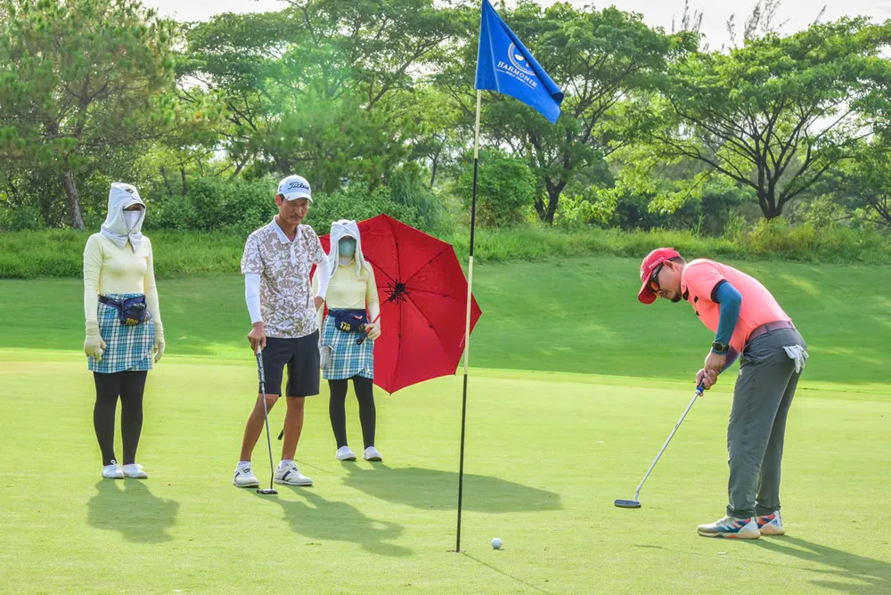 Giải đấu golf nhằm phát huy thế mạnh trong việc liên kết sản phẩm du lịch giữa TP.HCM và các địa phương. du-lich-golf-2.jpg