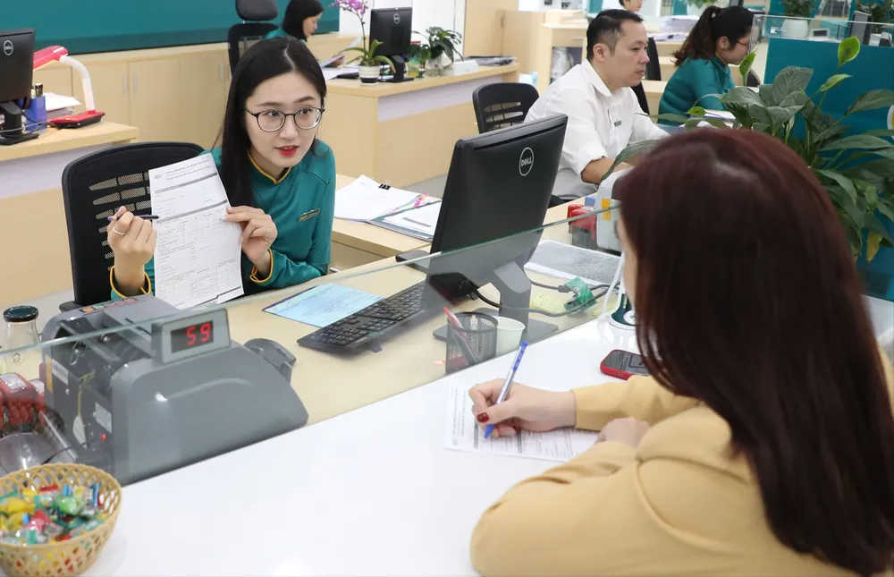 Tăng trưởng kinh tế của Việt Nam trong quý III-2024 tăng 7,4 % so với cùng kỳ năm trước, vượt dự báo trung bình của thị trường là 6,1% và mức dự báo của Ngân hàng UOB là 5,7%. Ảnh:T.L Tăng trưởng kinh tế của Việt Nam trong quý III-2024 tăng 7,4 %