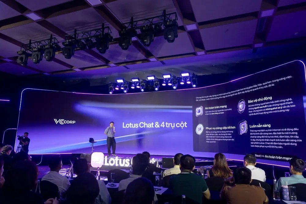 Ông Nguyễn Thế Tân, Tổng Giám đốc VCCorp chia sẻ thông tin tại Lễ ra mắt ứng dụng nhắn tin Lotus Chat. ứng dụng nhắn tin
