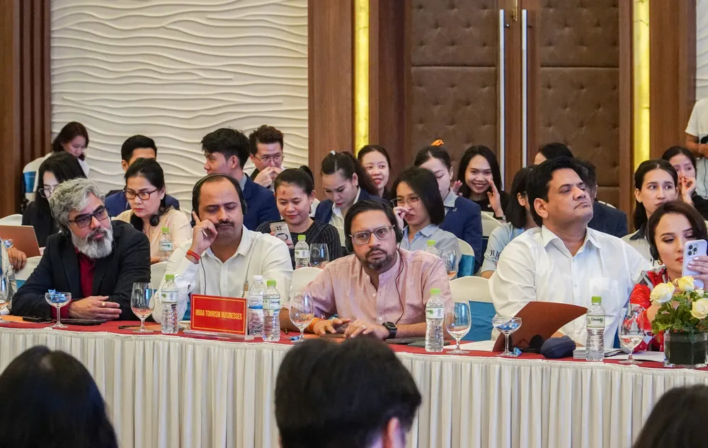 Các doanh nghiệp du lịch Ấn Độ tham dự, tìm hiểu về du lịch Khánh Hòa. Ảnh: XH 2.jpg
