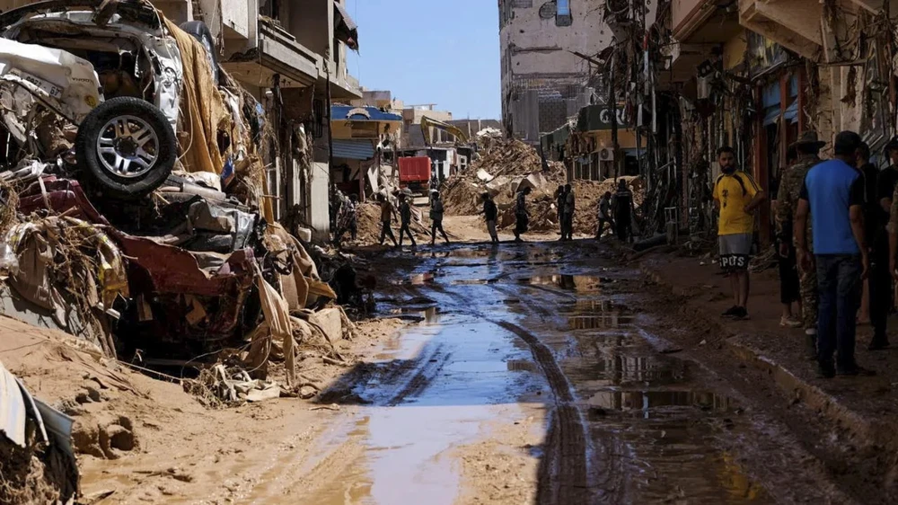 Một khu nhà bị lũ lụt tàn phá ở thành phố Derna. Ảnh: REUTERS