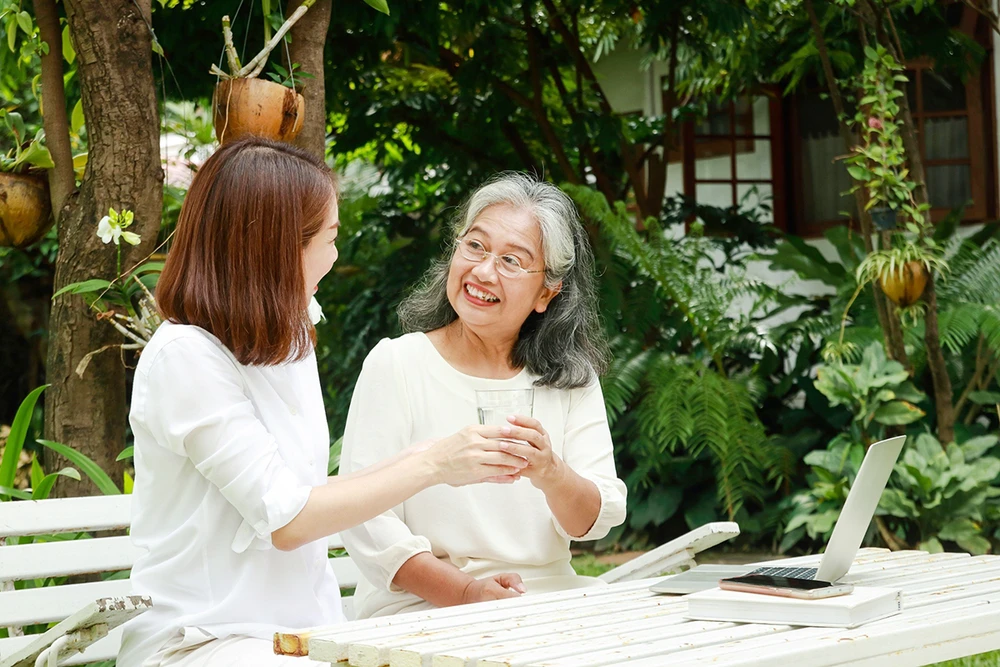 Người lớn tuổi cần chế độ dinh dưỡng cân đối | Báo Pháp Luật TP. Hồ Chí Minh