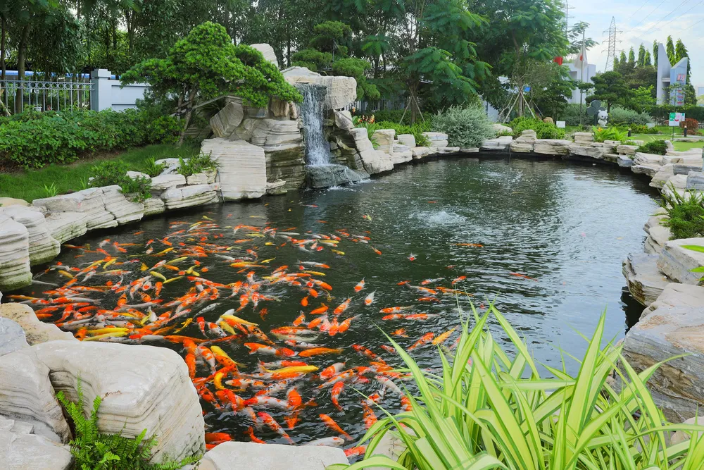 Hệ thống cây xanh, kênh và hồ nước tại Khu công nghiệp Nam Cầu Kiền. Ảnh: MINH TRÚC khu công nghiệp .jpeg