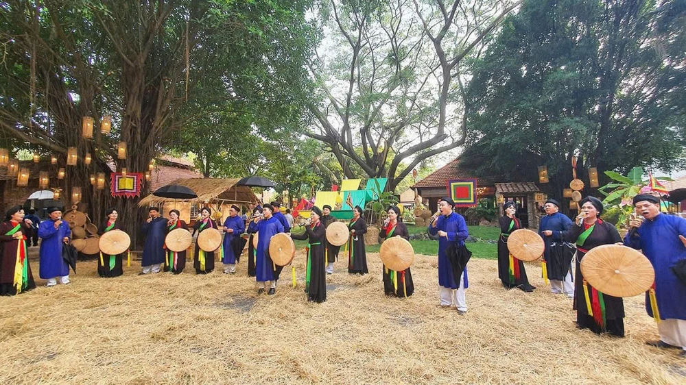 Hàng chục tiết mục Văn hoá Văn nghệ truyền thống Việt Nam đã giới thiệu tại lễ hội.