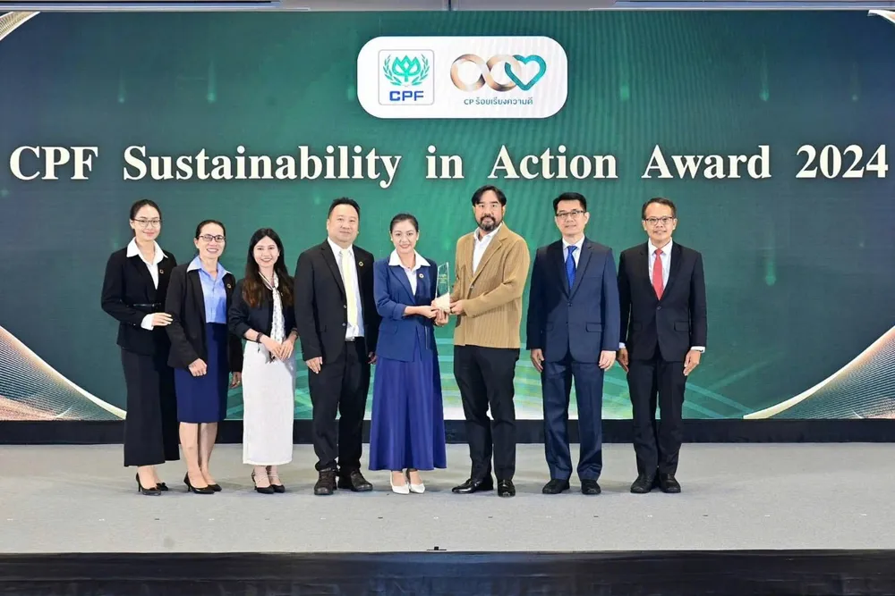 Giải thưởng của dự án “CP Việt Nam - Hành trình vì một Việt Nam xanh”. doanh-nhan-tre-tao-dau-an-trong-san-xuat-kinh-doanh-va-hoat-dong-xa-hoi-2.JPG