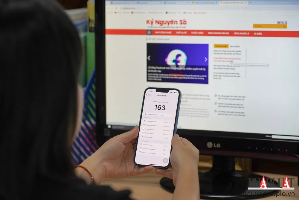 Kiểm tra chu kỳ sạc của iPhone chỉ với vài mẹo đơn giản. Ảnh: MINH HOÀNG Kiểm tra chu kỳ sạc của iPhone chỉ với vài mẹo đơn giản. Ảnh: MINH HOÀNG
