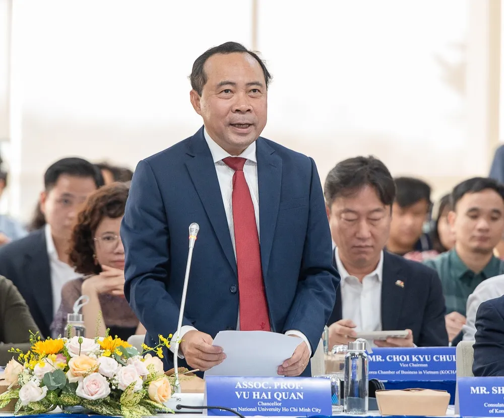 PGS.TS Vũ Hải Quân phát biểu tại tọa đàm. Thu nhập cao Việt Nam