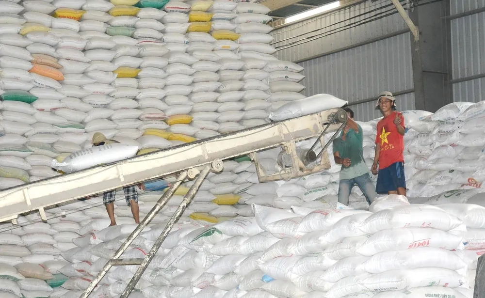DN gặp khó với quy định thu mua lúa gạo trực tiếp từ nông dân mới được lập bảng kê khấu trừ khi tính thuế thu nhập. Ảnh: QH thu-mua-lua-gao-quy-dinh-thue-thu-nhap-doanh-nghiep2.jpg