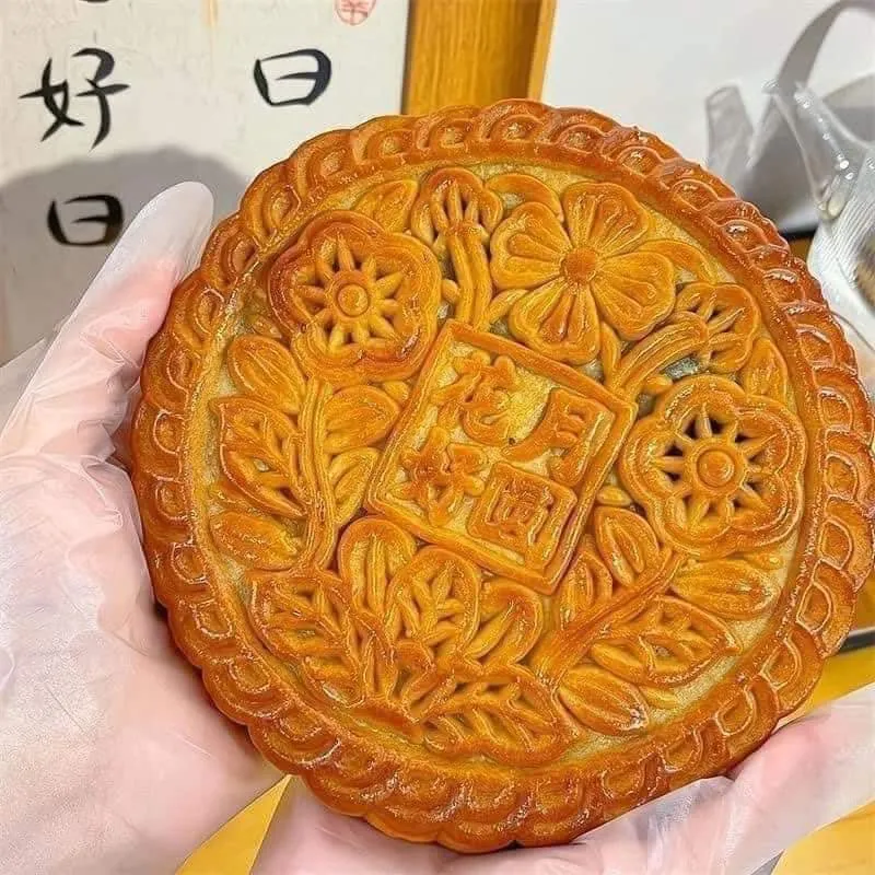 Bánh Trung Thu Dát Vàng Kinh Đô - Sản phẩm cao cấp cho Tết Trung Thu 2024