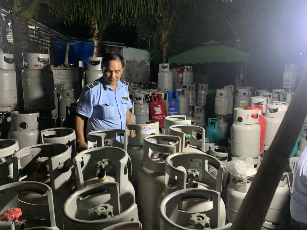 Phát hiện điểm kinh doanh hơn 300 bình gas không đảm bảo an toàn ảnh 1 gas các loại