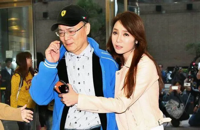 Chong Helen Thanh Dao tiet lo chuyen te nhi cua hai vo chong hinh anh 1