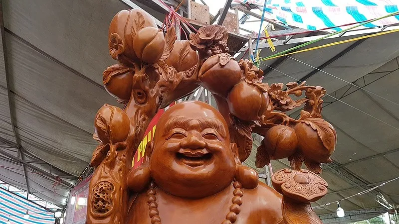 Đồ gỗ tiền tỉ xuống phố, người mua trầm trồ ảnh 7