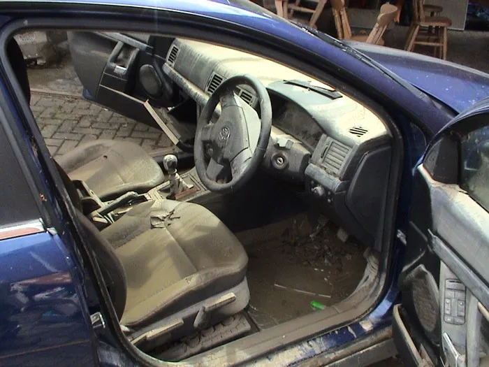 Phòng tránh mua xe bị ngập nước ảnh 3 Phòng tránh mua xe bị ngập nước