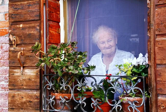 Vẻ đẹp con người giữa sắc thu châu Âu ảnh 9