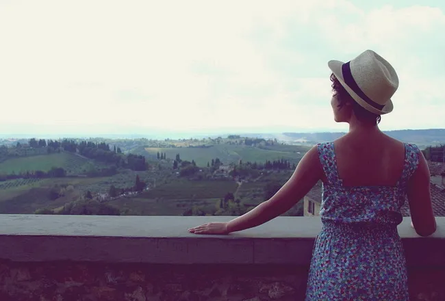 Vẻ đẹp con người giữa sắc thu châu Âu ảnh 10