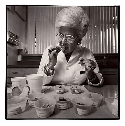 Ảnh chụp những nghề nghiệp kỳ lạ, khó gọi tên nhất thế giới ảnh 3