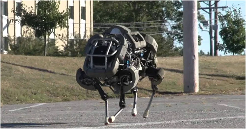 Robotmang tên "Mèo hoang" (Wildcat) có 4 chân,không bị buộc dây, có thể tự đứng lên và di chuyển. "Mèo hoang" là một robot 4 châncó thể đứng dậy, quay đầu và chạy với vận tốc lên tới 25 km/h ở trên mặt đất bằng. Trước đó, các chuyên gia robot Mỹ đã chế tạo thành công robotBáo đốm(Cheetah) và Chó lớn (Bigdog). Ảnh:Boston Dynamics Untitled-1-9261-1392179310.jpg
