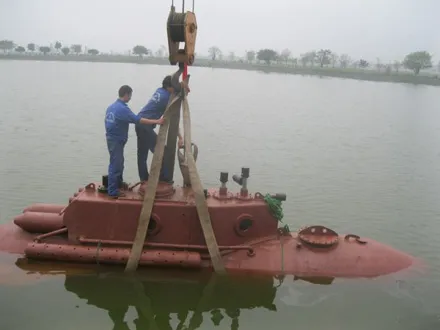 Nhiều người dân tập trung theo dõi buổi chạy thử nghiệm (Ảnh: Nguyễn Dương)