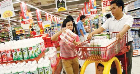 Sức mua thấp khiến các DN đối mặt với nhiều khó khăn.