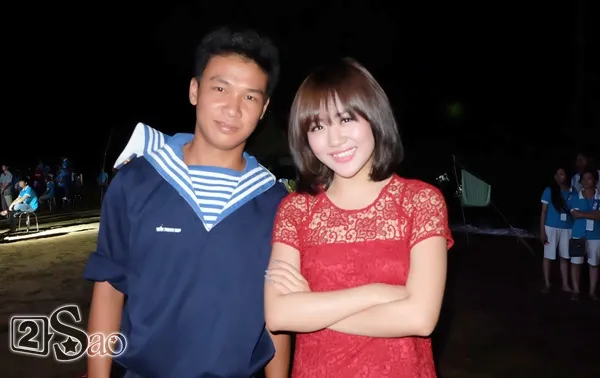 Mỹ Tâm, Văn Mai Hương ra tận đảo hát cổ vũ các chiến sĩ Hải quân ảnh 7