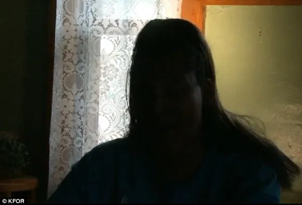 Chị gái giúp em trai 8 tuổi cưỡng hiếp bé gái 10 tuổi ảnh 1