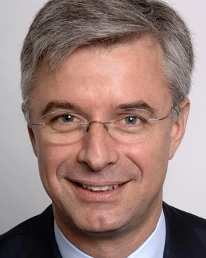 CEO nào có mức lương tính theo giờ cao nhất? ảnh 1