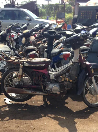 “Phù phép” xe phế liệu: “Chợ” xe không giấy 2