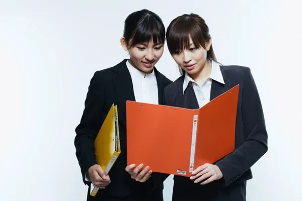 Điểm danh những cô nàng 'vạn người ghét' nơi công sở 2