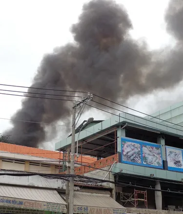 Cháy kho hàng trong doanh trại quân đội ảnh 2